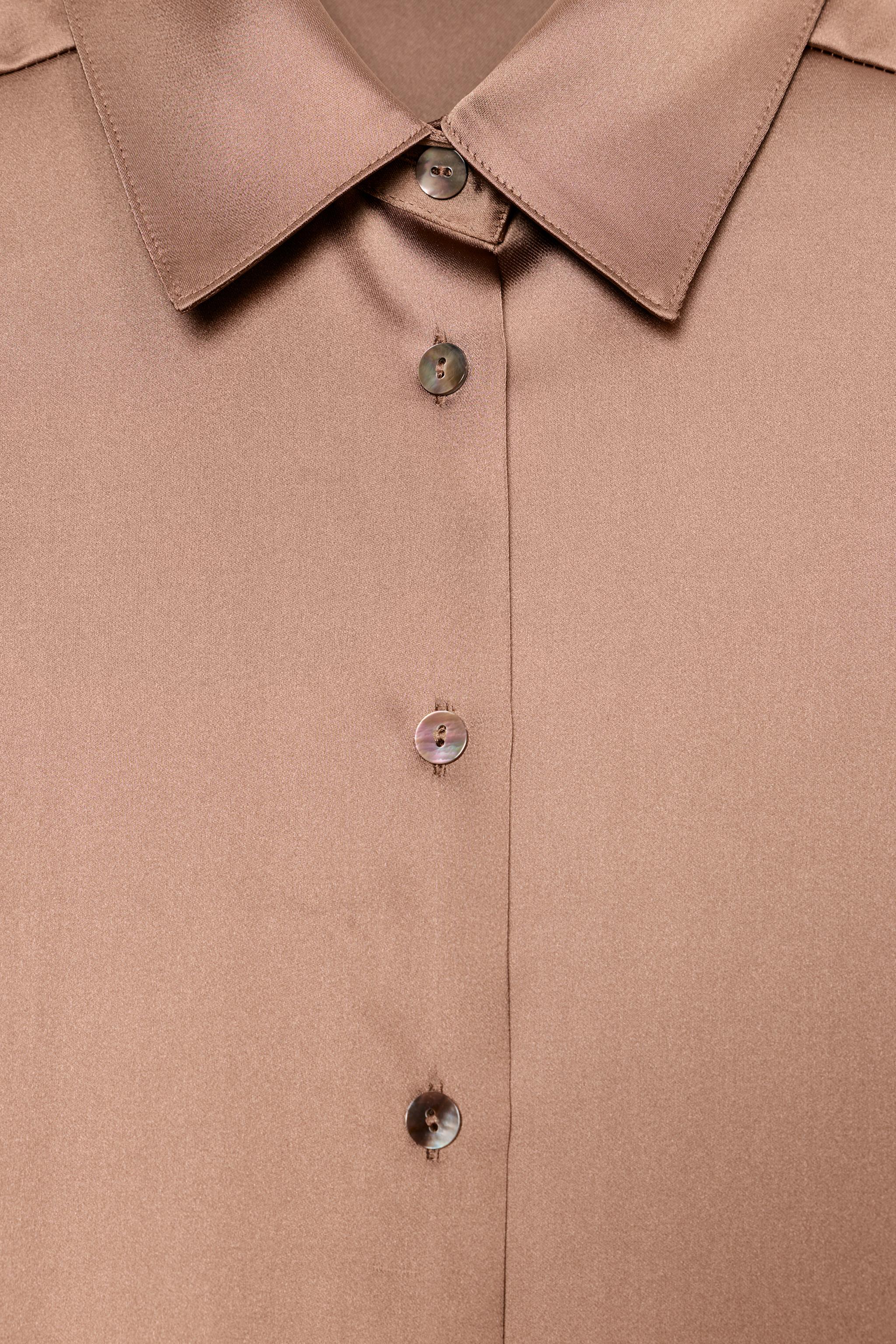 CHEMISE SATINÉE À EMMANCHURE TOMBANTE